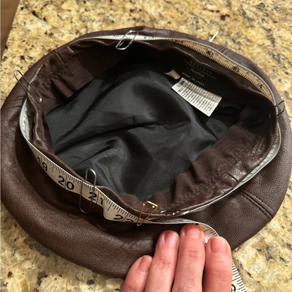 WEEKEND MaxMara chocolate brown leather beret. Made in Italy. Gently worn. - Picture 7 of 8